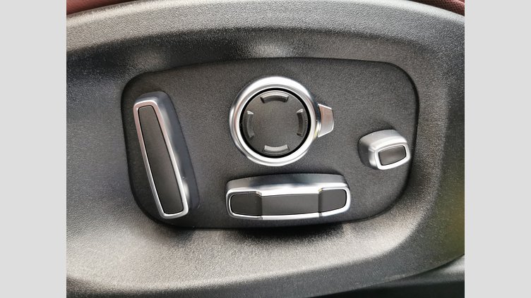 2024 認定中古車 Jaguar E-Pace サントリーニブラック P250（ガソリン） R-DYNAMIC HSE