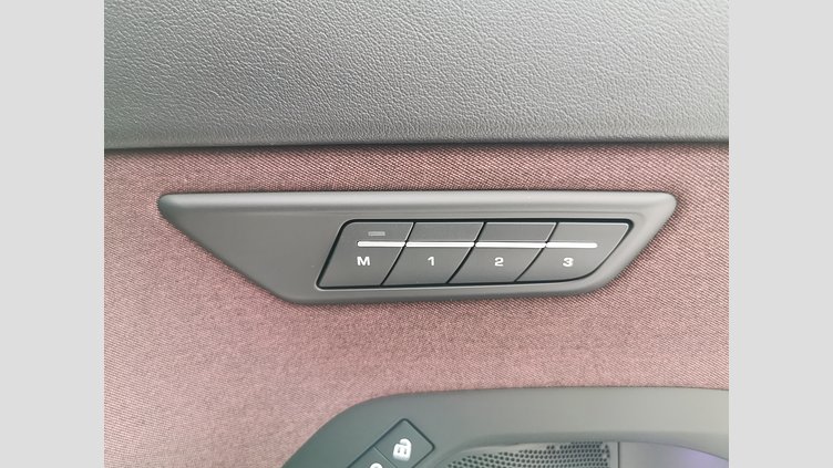 2024 認定中古車 Jaguar E-Pace サントリーニブラック P250（ガソリン） R-DYNAMIC HSE