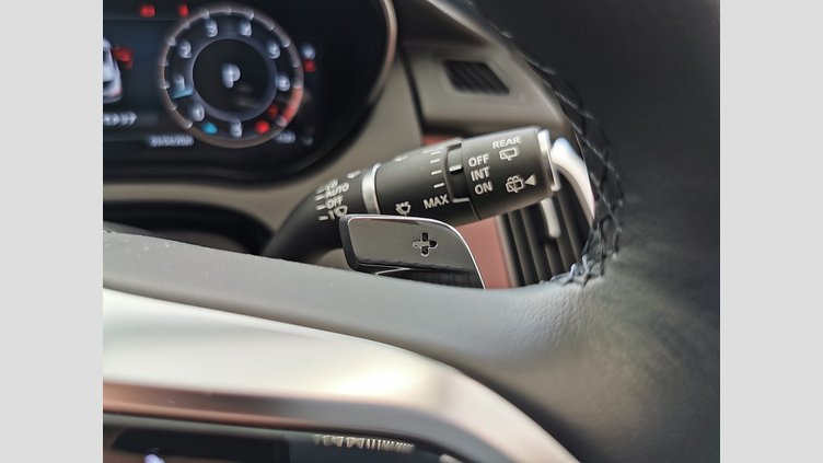 2024 認定中古車 Jaguar E-Pace サントリーニブラック P250（ガソリン） R-DYNAMIC HSE