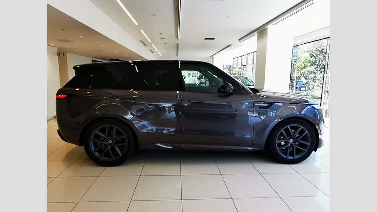 2024 認定中古車 Land Rover Range Rover Sport シャラントグレイ D300マイルドハイブリッド スタンダードホイールベース Dynamic HSE