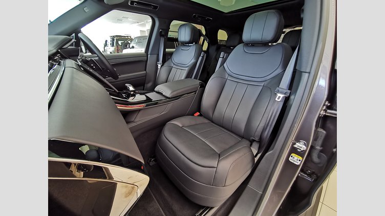 2024 認定中古車 Land Rover Range Rover Sport シャラントグレイ D300マイルドハイブリッド スタンダードホイールベース Dynamic HSE