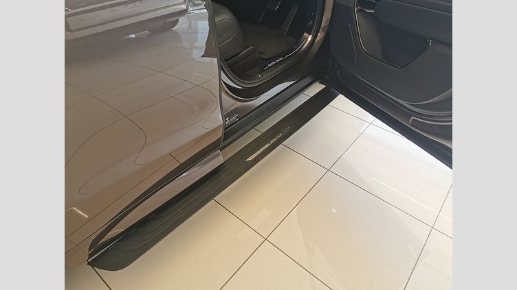 2024 認定中古車 Land Rover Range Rover Sport シャラントグレイ D300マイルドハイブリッド スタンダードホイールベース Dynamic HSE