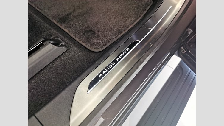 2024 認定中古車 Land Rover Range Rover Sport シャラントグレイ D300マイルドハイブリッド スタンダードホイールベース Dynamic HSE