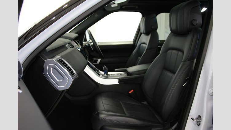 2020 認定中古車 Land Rover Range Rover Sport ユーロンホワイト 3.0リッターTDV6ディーゼル（258 PS） HSE