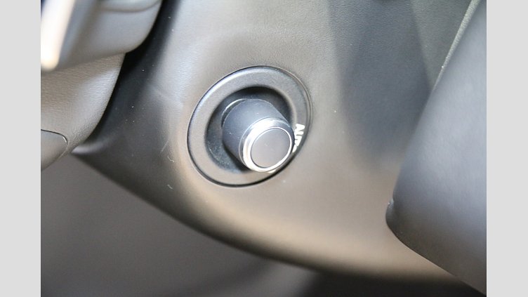 2020 認定中古車 Land Rover Range Rover Sport ユーロンホワイト 3.0リッターTDV6ディーゼル（258 PS） HSE