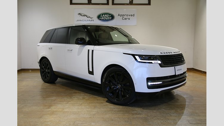 2024 認定中古車 Land Rover Range Rover オストゥーニパールホワイト（お取り扱いの有無については正規ディーラーにお問い合わせください） P550 AWD PHEV（AT） スタンダードホイールベース Autobiography
