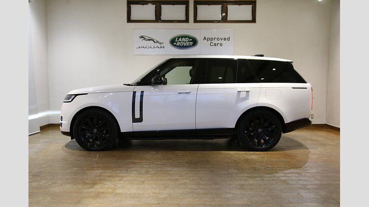 2024 認定中古車 Land Rover Range Rover オストゥーニパールホワイト（お取り扱いの有無については正規ディーラーにお問い合わせください） P550 AWD PHEV（AT） スタンダードホイールベース Autobiography