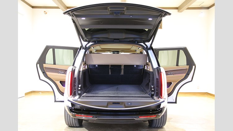 2024 認定中古車 Land Rover Range Rover オストゥーニパールホワイト（お取り扱いの有無については正規ディーラーにお問い合わせください） P550 AWD PHEV（AT） スタンダードホイールベース Autobiography