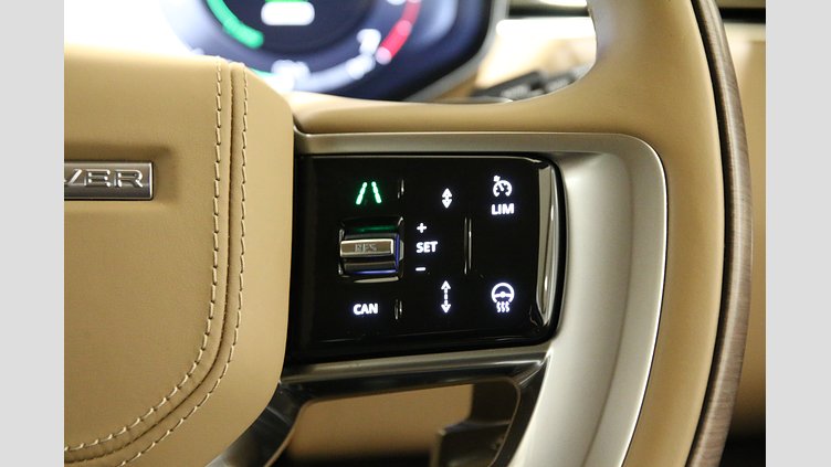 2024 認定中古車 Land Rover Range Rover オストゥーニパールホワイト（お取り扱いの有無については正規ディーラーにお問い合わせください） P550 AWD PHEV（AT） スタンダードホイールベース Autobiography