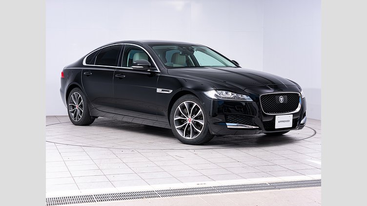 2018 認定中古車 Jaguar XF Narvik Black 2.0PET プレステージ