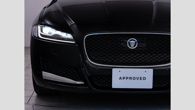 2018 認定中古車 Jaguar XF Narvik Black 2.0PET プレステージ