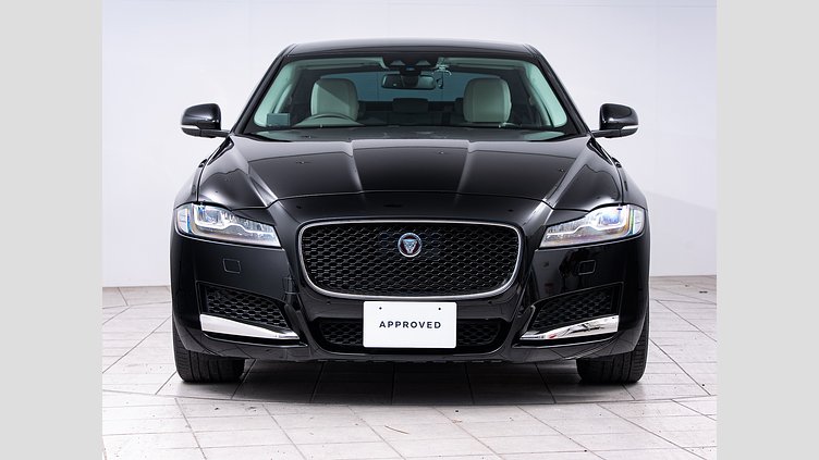 2018 認定中古車 Jaguar XF Narvik Black 2.0PET プレステージ