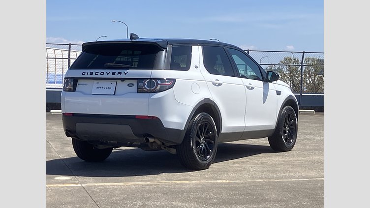 2016 認定中古車 Land Rover Discovery Sport Fuji White 2.0 litre Si4 Petrol SE P240