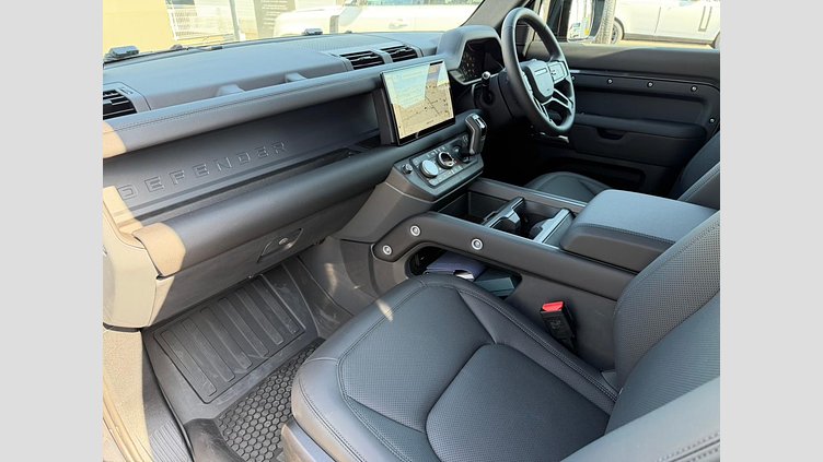 2025 認定中古車 Land Rover Defender 110 カルパチアングレイ P300 ガソリン X-Dynamic SE