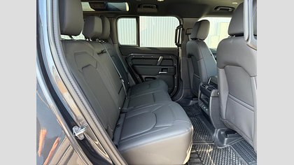 Defender 110 76