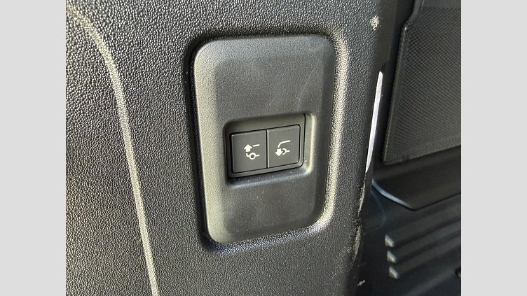 2025 認定中古車 Land Rover Defender 110 カルパチアングレイ P300 ガソリン X-Dynamic SE
