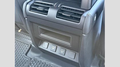 Defender 110 37