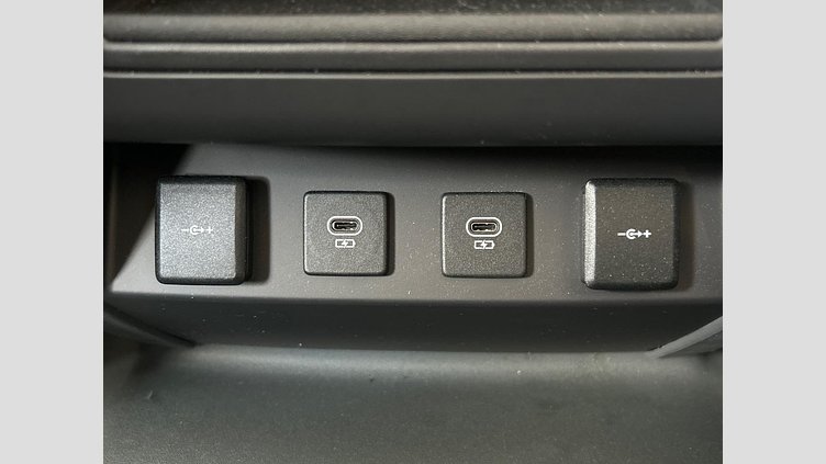 2021 認定中古車 Land Rover Defender 90 パンゲアグリーン P300 AWD（AT） SE