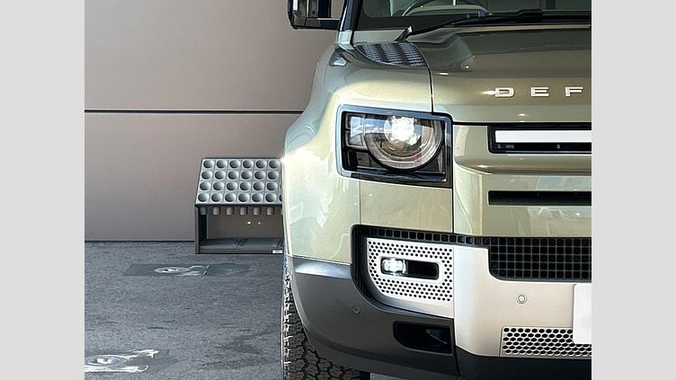 2021 認定中古車 Land Rover Defender 90 パンゲアグリーン P300 AWD（AT） SE