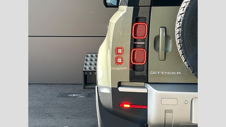 2021 認定中古車 Land Rover Defender 90 パンゲアグリーン P300 AWD（AT） SE