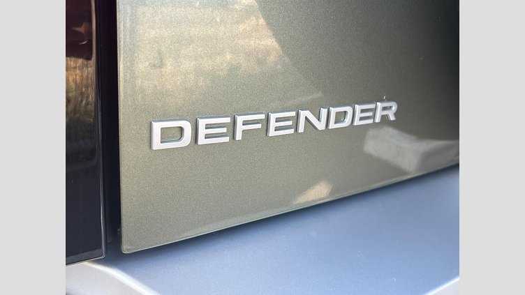 2021 認定中古車 Land Rover Defender 90 パンゲアグリーン P300 AWD（AT） SE