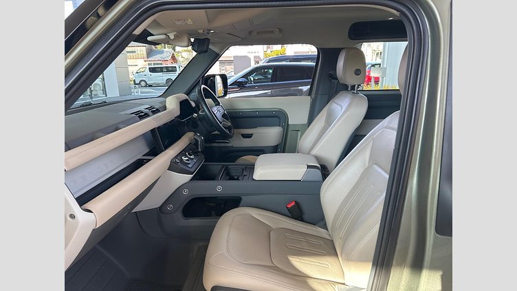 2021 認定中古車 Land Rover Defender 90 パンゲアグリーン P300 AWD（AT） SE