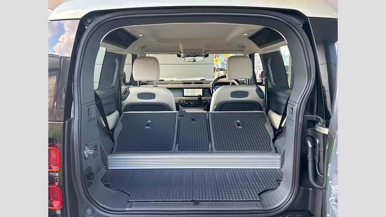 2021 認定中古車 Land Rover Defender 90 パンゲアグリーン P300 AWD（AT） SE