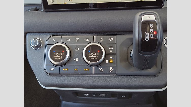 2020 認定中古車 Land Rover Defender 110 フジホワイト P300 AWD（AT） ベース