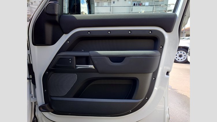 2020 認定中古車 Land Rover Defender 110 フジホワイト P300 AWD（AT） ベース