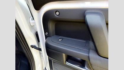 Defender 110 29