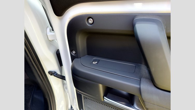 2020 認定中古車 Land Rover Defender 110 フジホワイト P300 AWD（AT） ベース