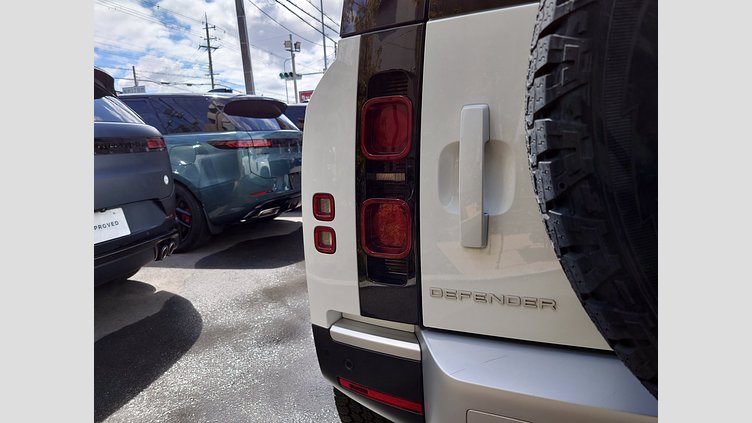 2020 認定中古車 Land Rover Defender 110 フジホワイト P300 AWD（AT） ベース