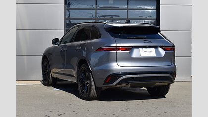 F-Pace 1