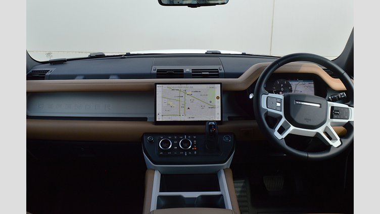 2024 認定中古車 Land Rover Defender 110 フジホワイト D350 ディーゼルマイルドハイブリッド X-Dynamic HSE