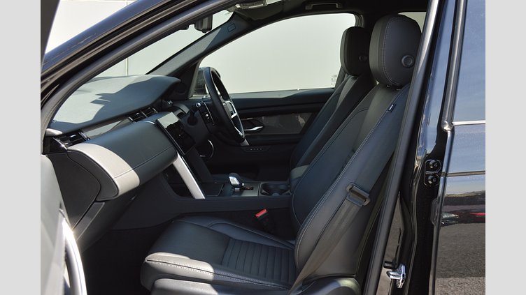 2024 認定中古車 Land Rover Discovery Sport サントリーニブラック P300eプラグインハイブリッド（ガソリン） 標準ホイール DYNAMIC HSE