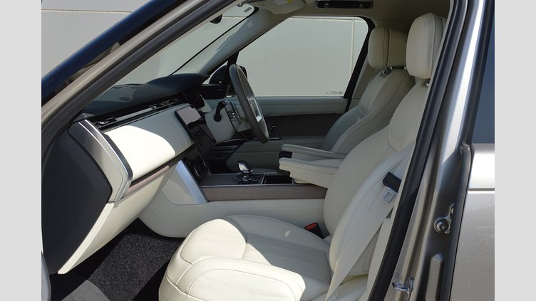 2023 認定中古車 Land Rover Range Rover バトゥミゴールド D300 AWD MHEV（AT） スタンダードホイールベース SE