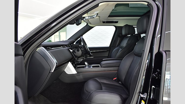 2023 อนุมัติ Land Rover Range Rover Santorini Black 4.4 litre V8 530PS Twin Turbocharged Petrol LWB Autobiography