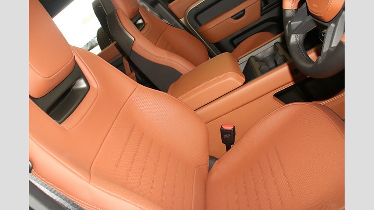 2025 New Land Rover Defender 110 Petra Copper P635 Petrol V8 Mild Hybrid OCTA OCTA