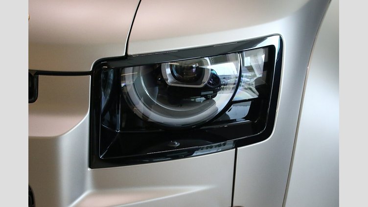 2025 New Land Rover Defender 110 Petra Copper P635 Petrol V8 Mild Hybrid OCTA OCTA