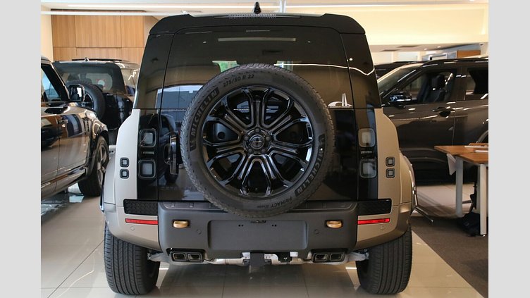 2025 New Land Rover Defender 110 Petra Copper P635 Petrol V8 Mild Hybrid OCTA OCTA