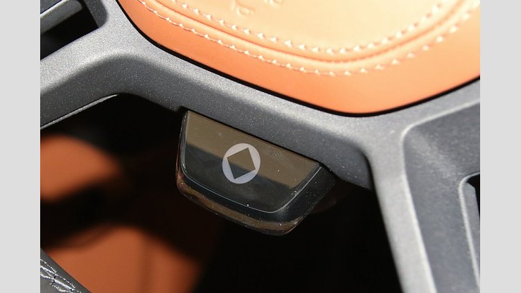 2025 New Land Rover Defender 110 Petra Copper P635 Petrol V8 Mild Hybrid OCTA OCTA