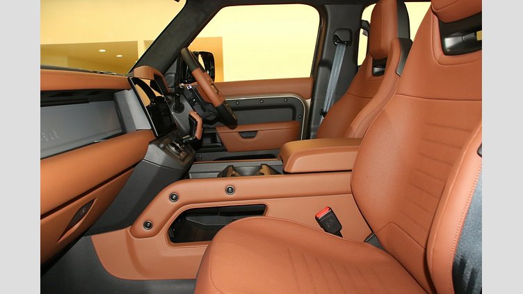 2025 New Land Rover Defender 110 Petra Copper P635 Petrol V8 Mild Hybrid OCTA OCTA