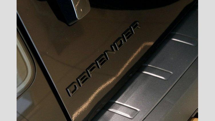 2025 New Land Rover Defender 110 Petra Copper P635 Petrol V8 Mild Hybrid OCTA OCTA