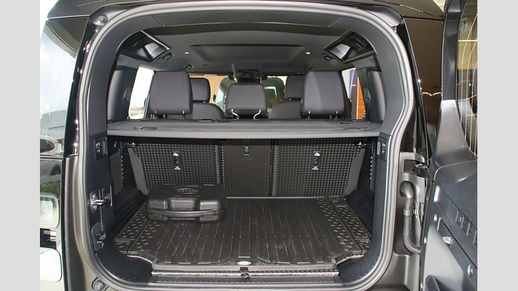 2025 New Land Rover Defender 110 Santorini Black P425 Petrol V8 X-Dynamic SE