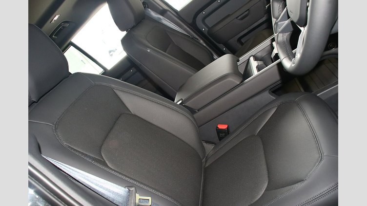 2025 New Land Rover Defender 110 Santorini Black P425 Petrol V8 X-Dynamic SE