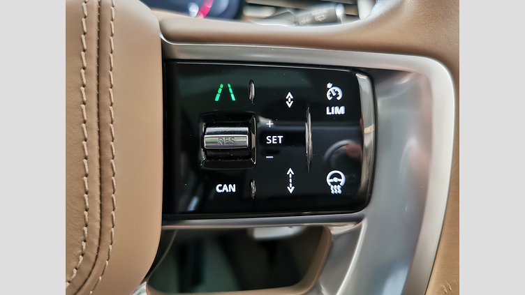 2022 認定中古車 Land Rover Range Rover アイシーホワイト - グロスフィニッシュ P530 AWD（AT） スタンダードホイールベース SV