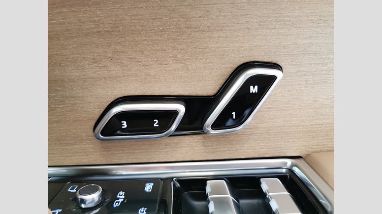 2022 認定中古車 Land Rover Range Rover アイシーホワイト - グロスフィニッシュ P530 AWD（AT） スタンダードホイールベース SV