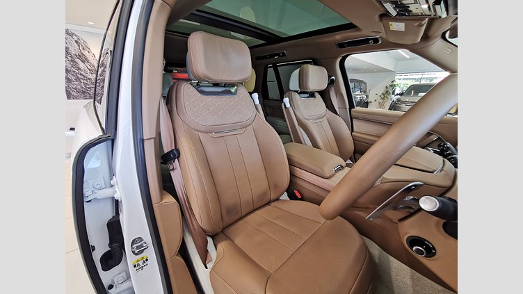 2022 認定中古車 Land Rover Range Rover アイシーホワイト - グロスフィニッシュ P530 AWD（AT） スタンダードホイールベース SV