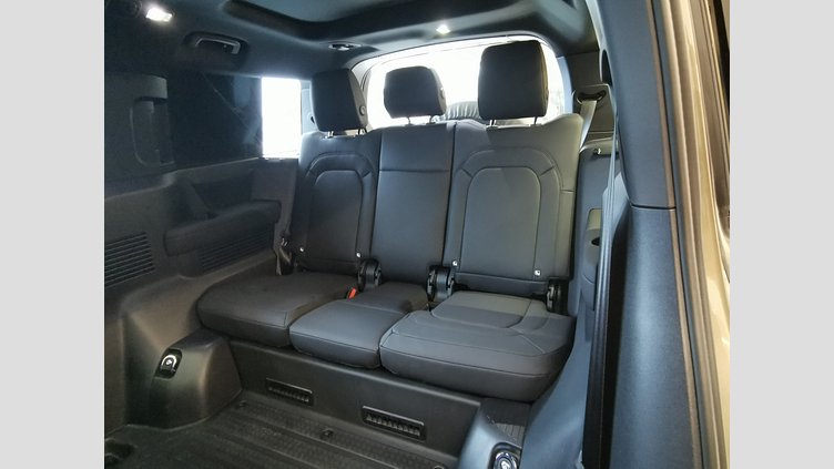 2024 認定中古車 Land Rover Defender 130 ゴンドワナストーン D350 ディーゼルマイルドハイブリッド X-Dynamic SE