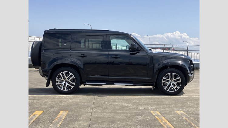 2023 認定中古車 Land Rover Defender 110 サントリーニブラック D300 AWD（AT） X-DYNAMIC SE